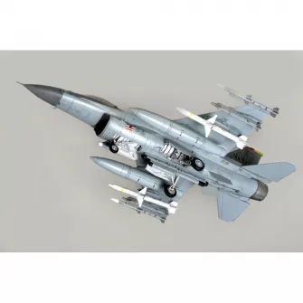 Plastične makete - 1:48 F-16CJ Fighting Falcon Lockheed Mar
