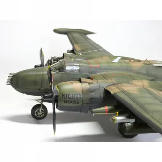 Avioni i helikopteri - B-26K Counter Invader USAF Vietnam War Attack Aircraft 1:48